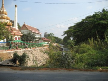 The canal near Wat Na Phra Men in 2009