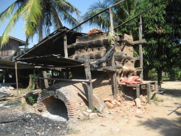 Lateral view of an updraft kiln