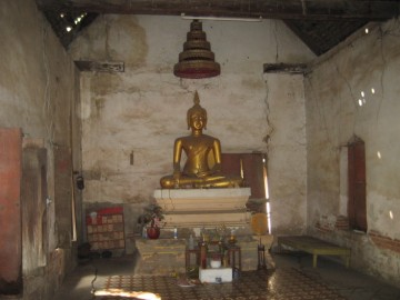 Old ubosot - view within