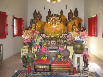 Buddha images in the vihara