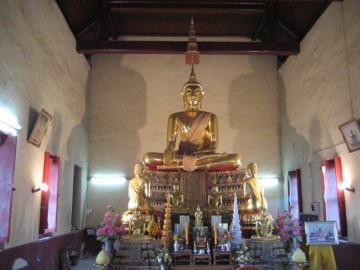 Buddha image inside vihara