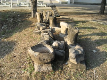 Objects found in situ