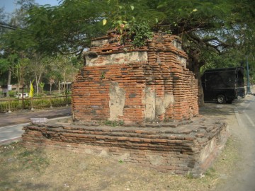 Southern 12-redented stupa on a square base