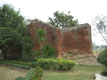 View of the ruin of Wat Pho Phueak