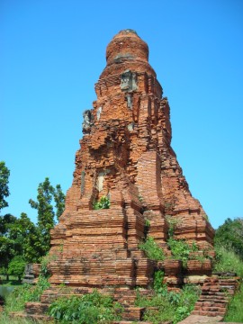 The reconstructed chedi of Wat Phong