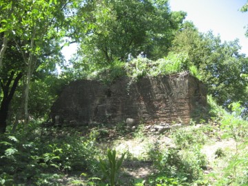 Remaining structure at Wat Phraya Kong