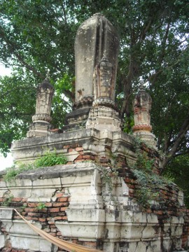 Funeral monument in situ