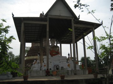 Open sided vihara at Wat Sam Wihan