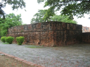 Pom Sala Phra Wihan Mongkhon Bophit