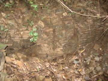 Treasure farmer's pit - remaining brickwork