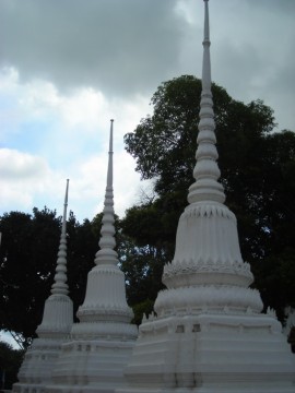 Chedi on the premises of Wat Suwandararam