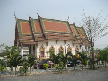 View of Wat Tham Niyom from the south