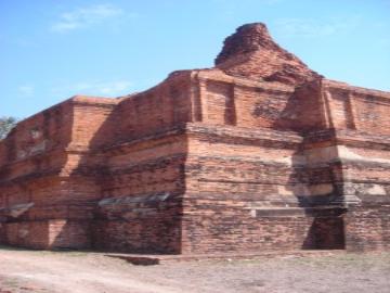 The main stupa of Wat Khun Mueang Jai